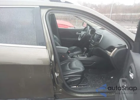 2015 Jeep Cherokee Latitude z USA, uszkodzony, nr VIN 1C4PJMCS1FW640501